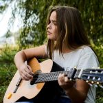 best-guitar-for-female-beginners