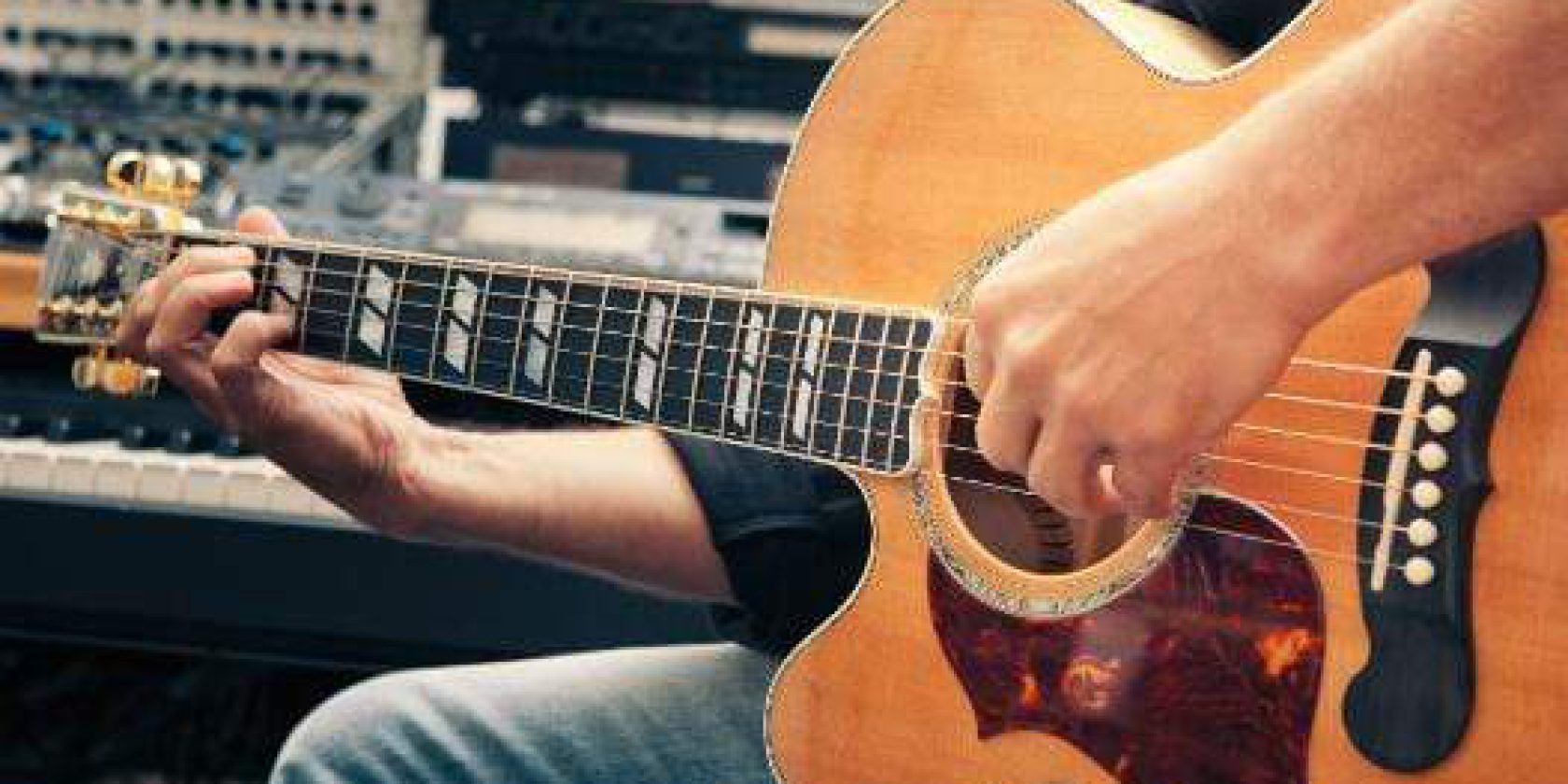 left-handed-guitar